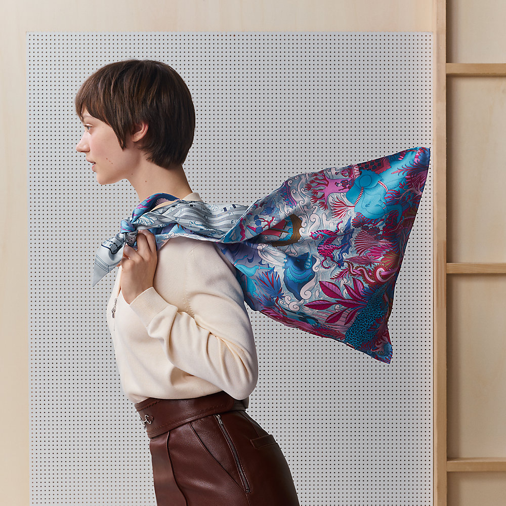 *HERMES*シルクスカーフ トートバッグ Furoshiki GM Furoshiki handbag GM | Hermès USA